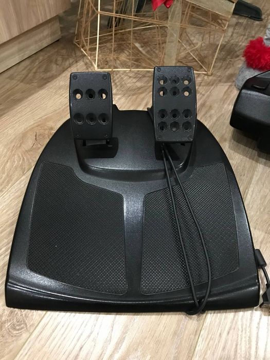 Продам руль logitech momo