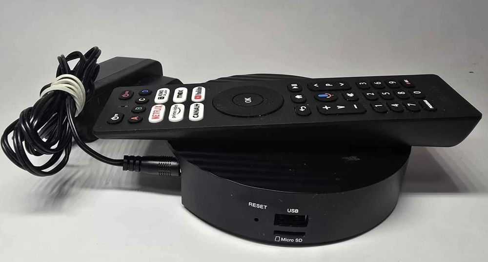 Dekoder Android TV Box Play 4 + TV z Polski i całego świata + gratis DVBT2