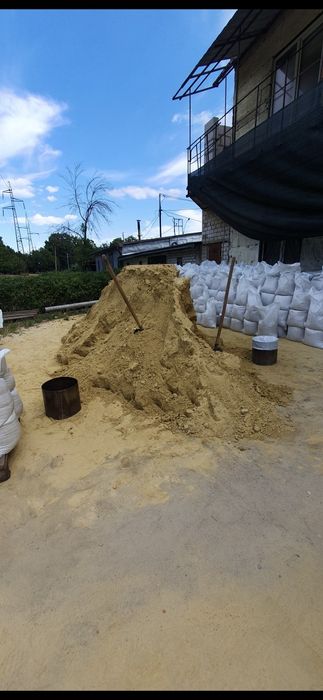 Песок горный и мытый с доставкой самосвалом и вмешках, щебень разный.