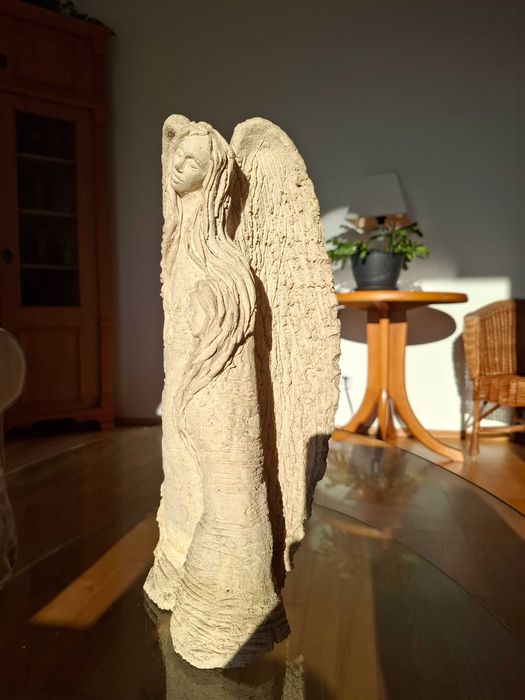 Figura rzeźba kobieta anioł z dzieckiem