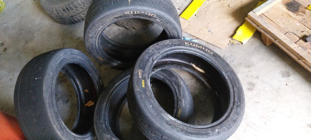Pneus Slick Kumho 190/630R17