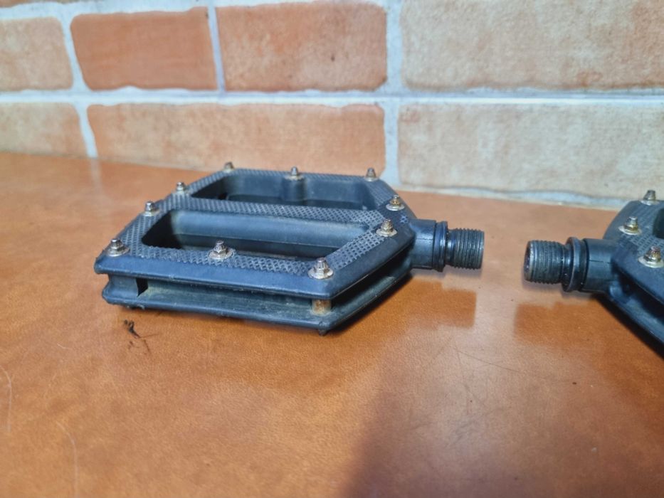 Pedais Plataforma - Bom Estado