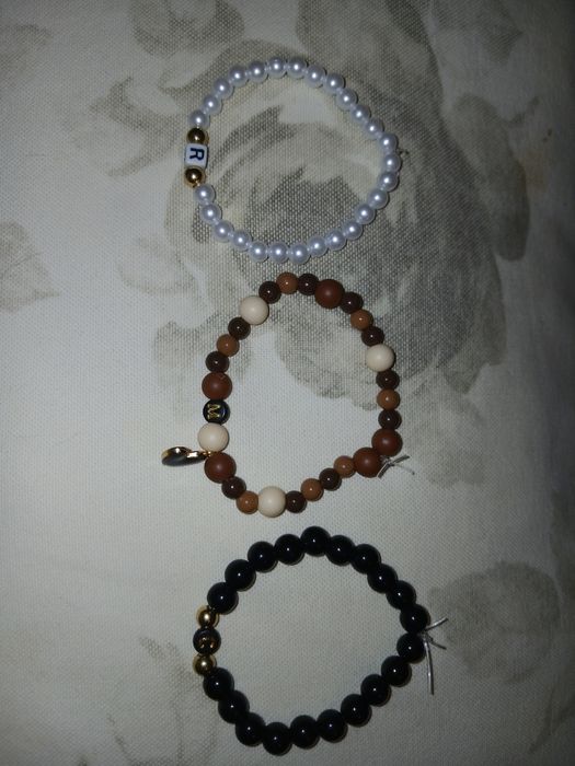 Pulseiras feitas á mão