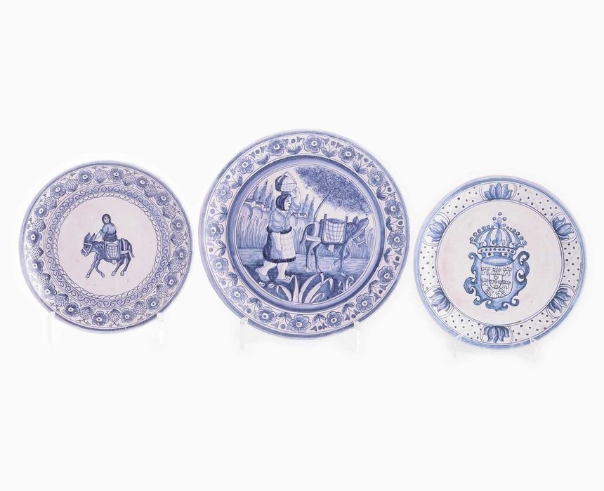 3 pratos decorativos antigos em muito bom estado