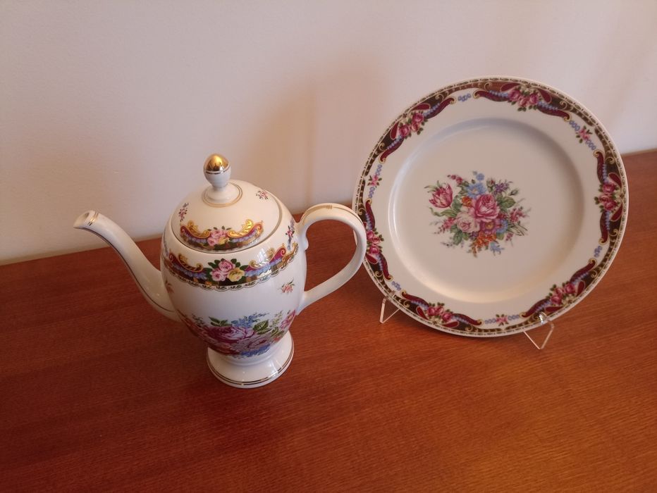 Conjunto Porcelana Prato + Bule - "LG Porcelaine - T. Limoges"