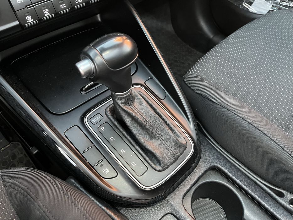 Kia Carens 1.7 NACIONAL - Cx. Automática - 7 lugares