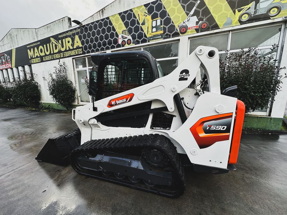 Mini pá-carregadora BOBCAT T590