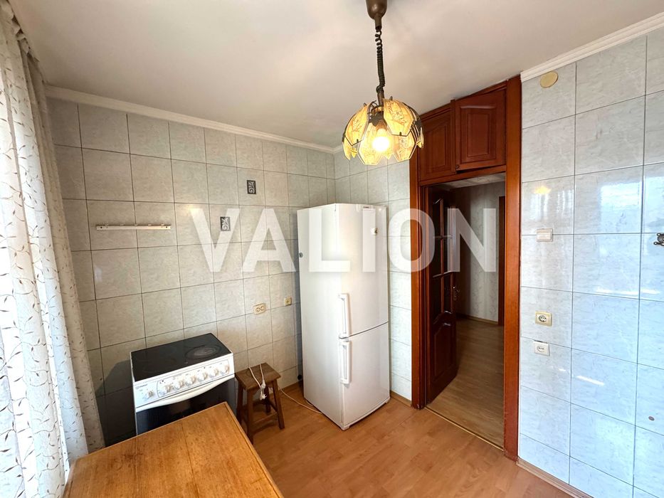 Продам 3-кімнатну квартиру з ремонтом вул.Хорольська 1,  Дарницький вокзал Дарницька(Ленінградська) пл