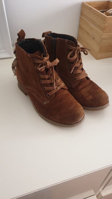 Botas Camurça Menina