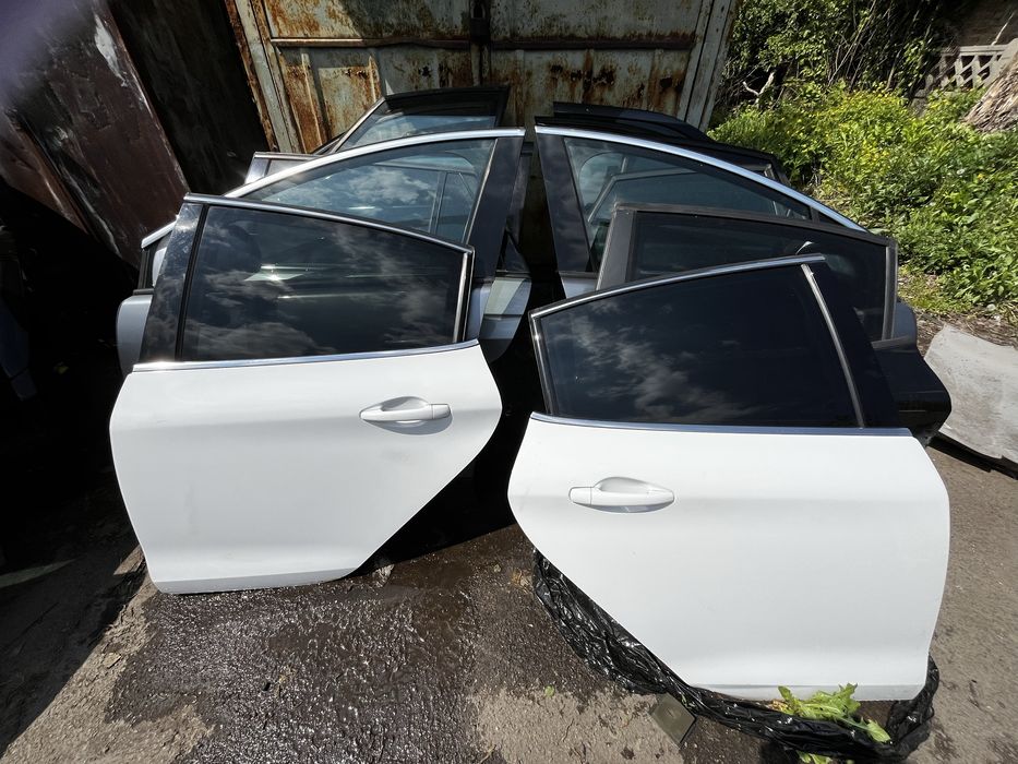 Дверка Peugeot 208 Пежо 208