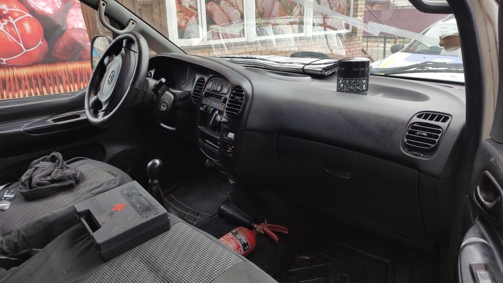 Hyundai H200 1998 року потребує ремонту, або на розбирання