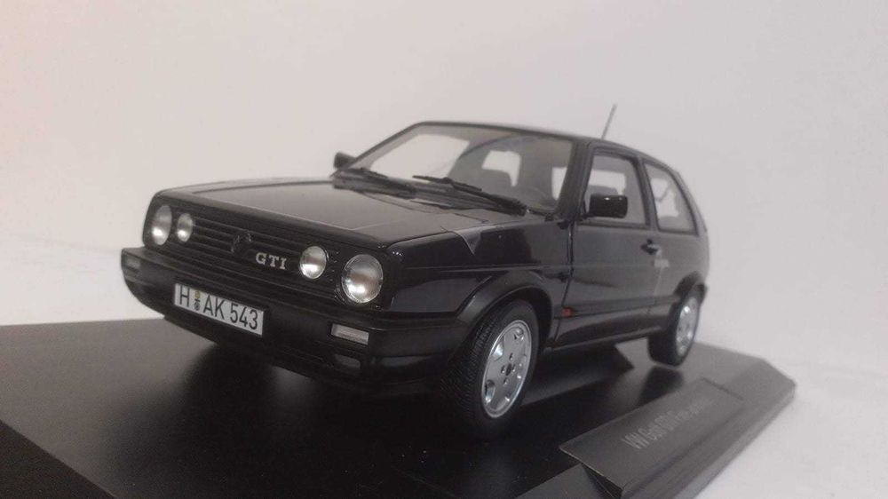 1/18 VW Golf GTI Fire and Ice - Norev