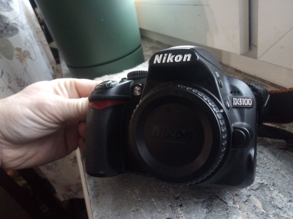 Nikon D3100 body