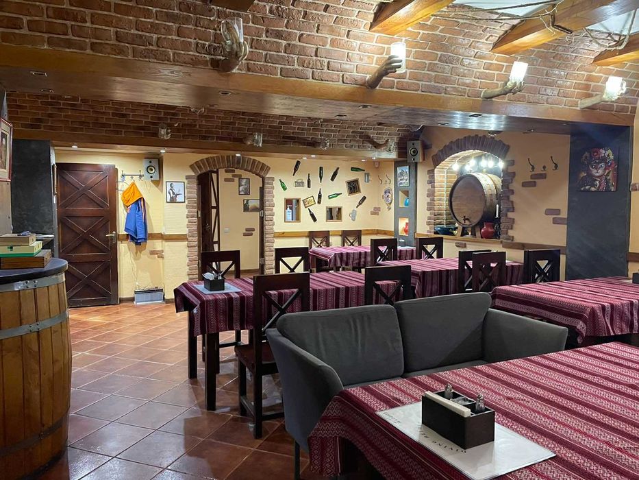 Продаж кафе + тераса на бульварі Вацлава Гавела, 49