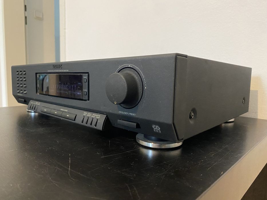 Тюнер стерео FM Philips 70FT 930