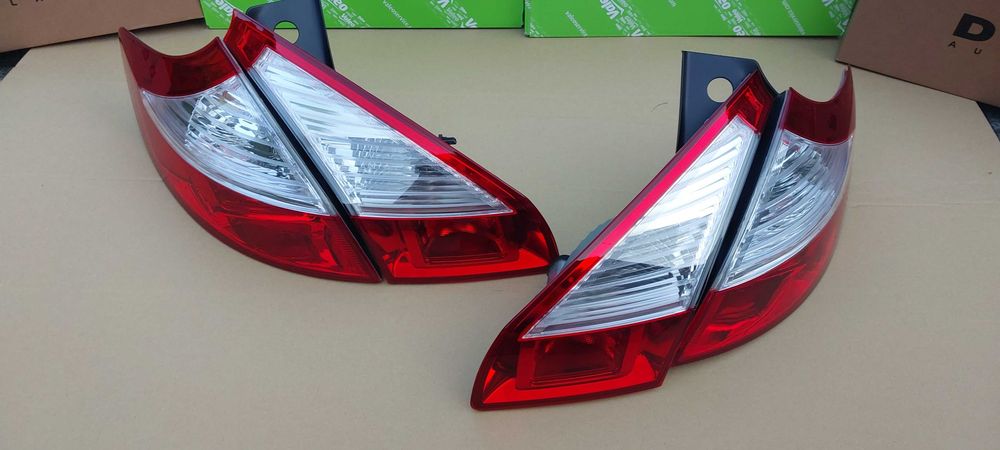 RENAULT MEGANE III komplet lamp na tył klapa + karoseria nowe