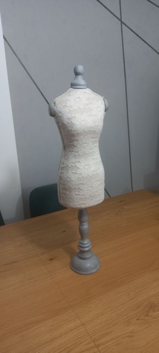 Stojak na biżuterię