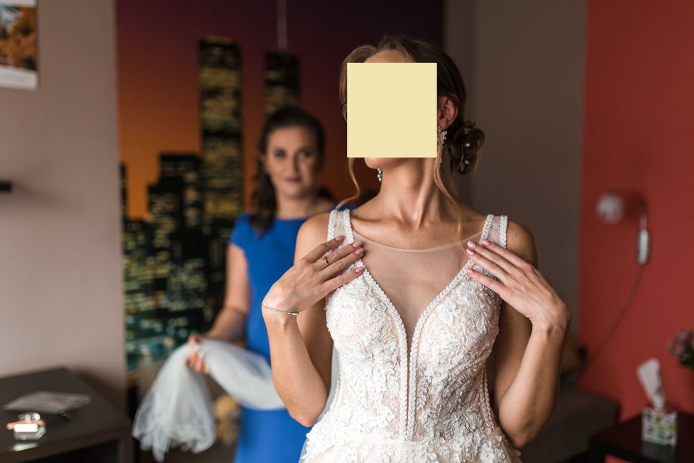 Brzoskwiniowa suknia ślubna