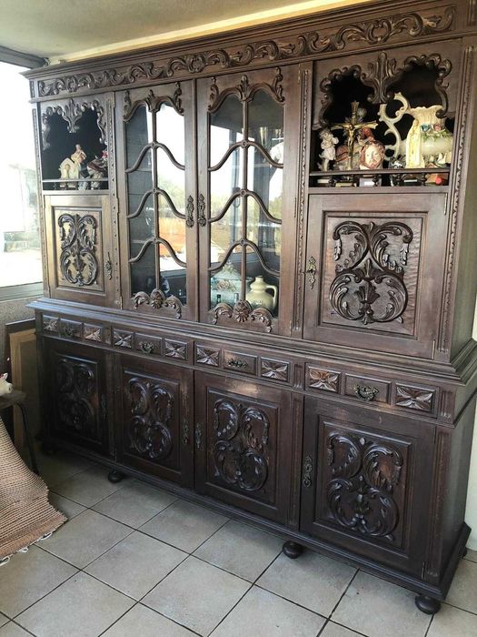 Louceiro/ armário de sala