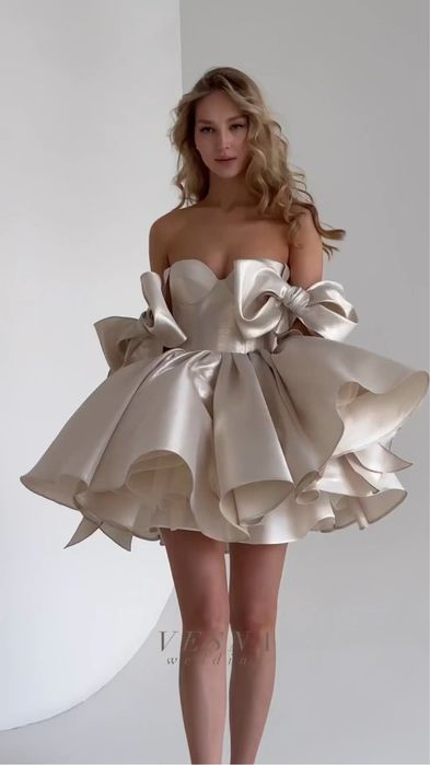 Вечірня сукня плаття випускне, зверху  завʼязуються бантики