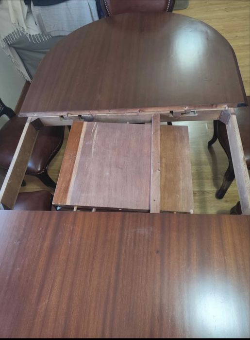 Mesa e Cadeiras