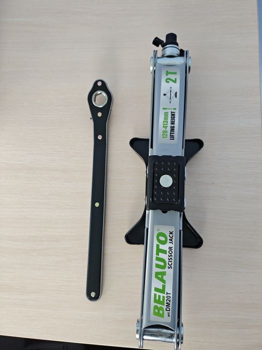 Продам домкрат 2т новий підіймач