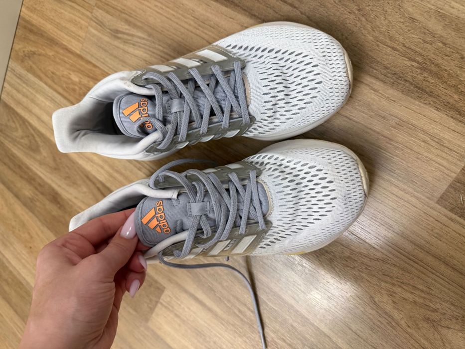 Кроссовки adidas размер 39