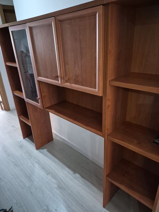 Movel sala com alguns sinais de uso