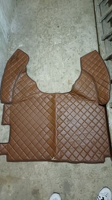 Dywaniki i pokrowce do Daf 106