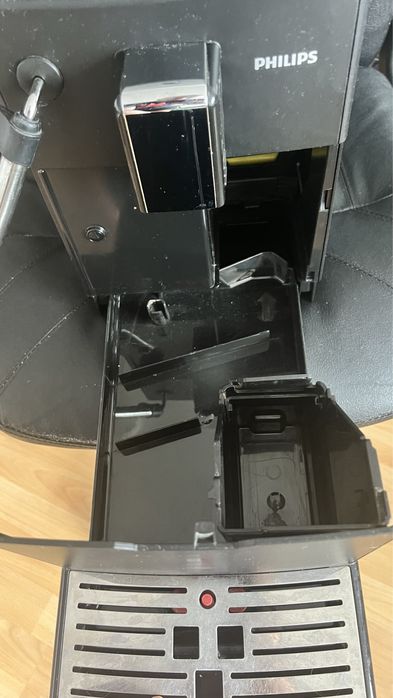 Автоматична кавомашина Philips EP3510 | В дуже гарному стані