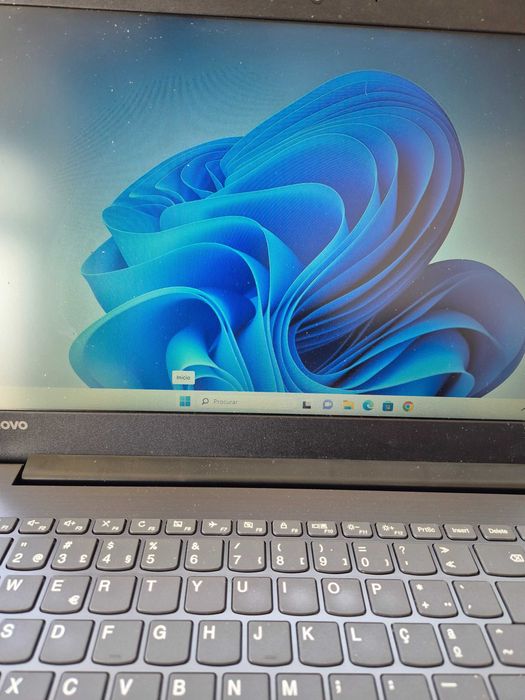 lenovo 330-15IKB processador i3-8130, sem anomalia
