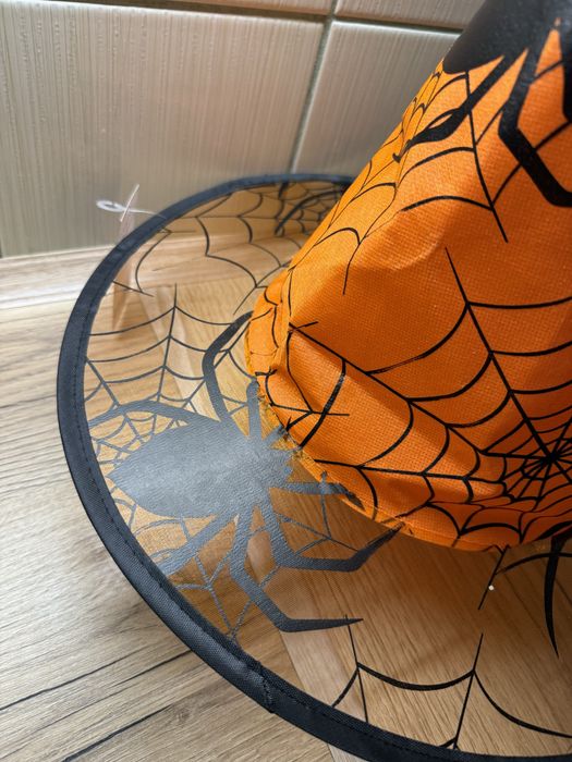 Nowy kapelusz Halloween