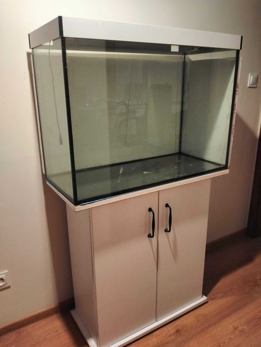 Akwarium 160 l z szafką i osprzętem