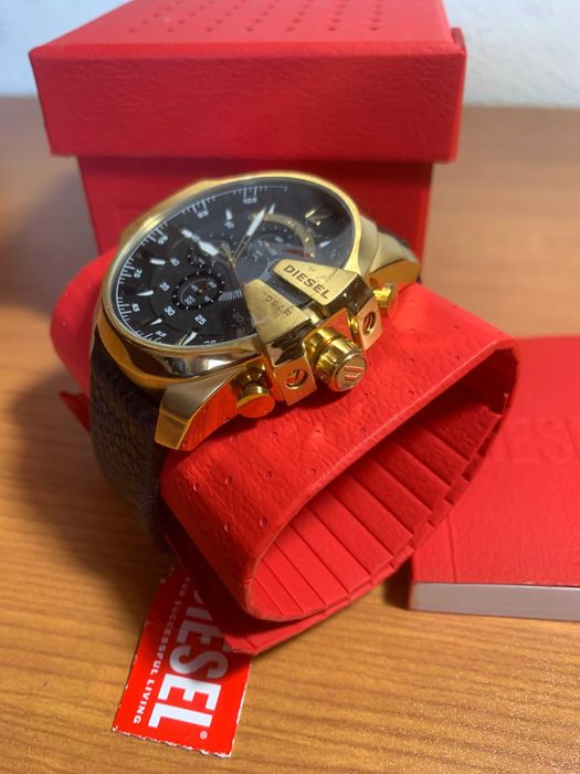 Relógio Diesel Preto & Dourado