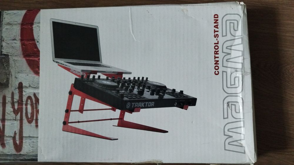 Statyw pod laptop i controller