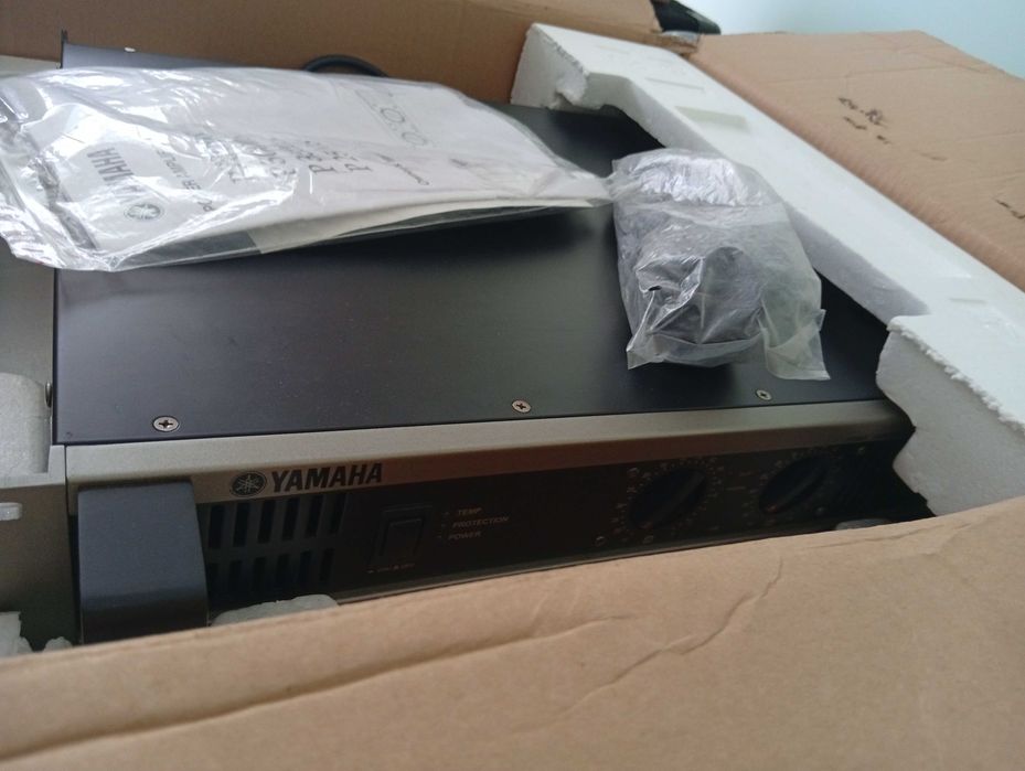 Продається підсилювач YAMAHA XP5000 стан нового, використовував разів 5 на вечірках у ресторані.