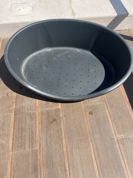 Cama para cão de plástico