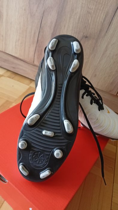 Sprzedam korki Nike rozmiar 39