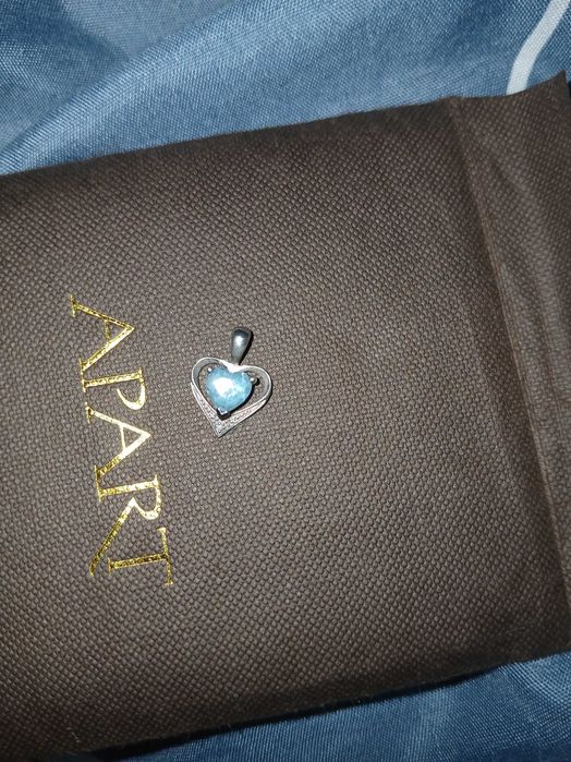 Zawieszka z białego złota z topazem