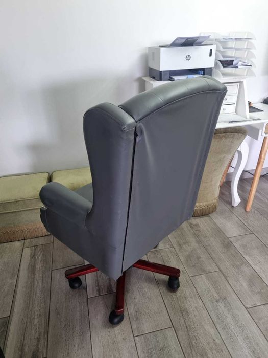 Fotel skórzany biurowy CHESTERFIELD szary ANTYCZNY bujany + czarny