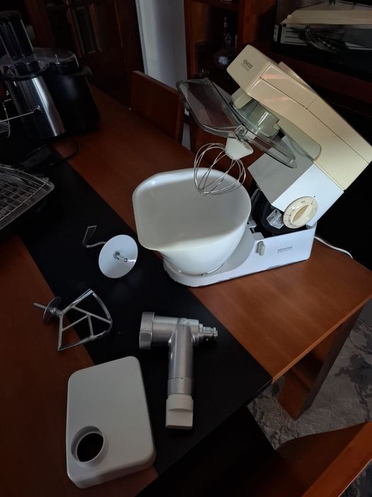 Máquina kenwood bolos - pão- carne