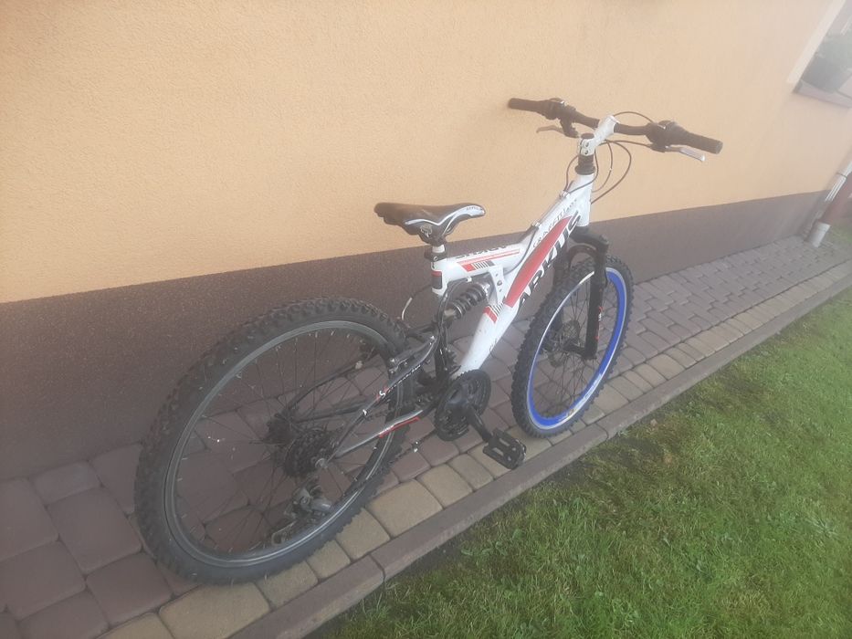 Fajny młodzieżowy rower Arkus Graffiti 405 koła 24
