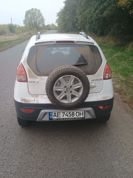 Продам Geely LC Cross 2013 год