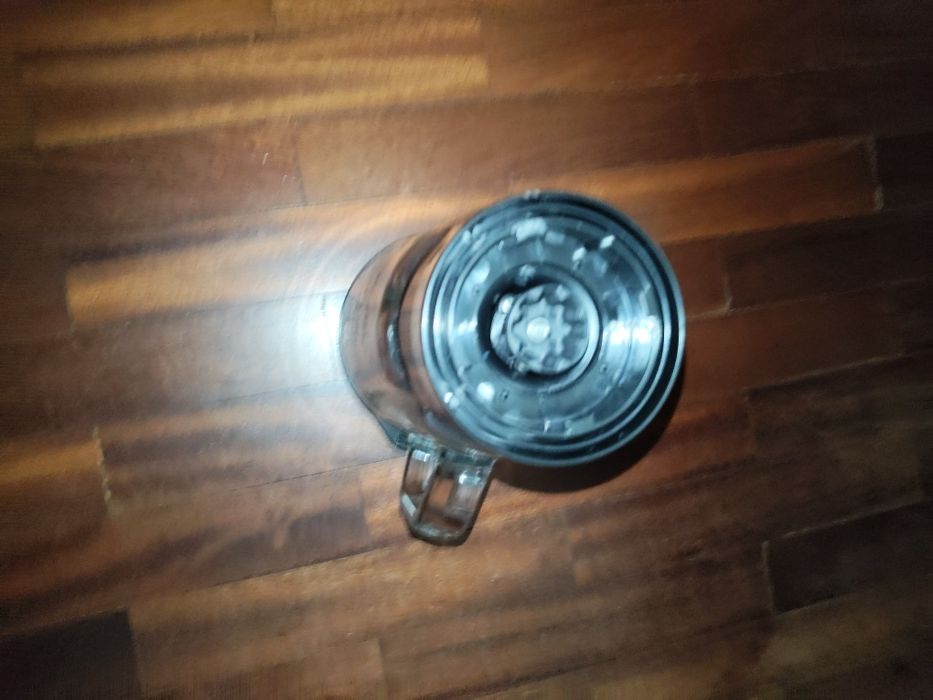 Jarro de vidro me parece ser Oster.1500ml.