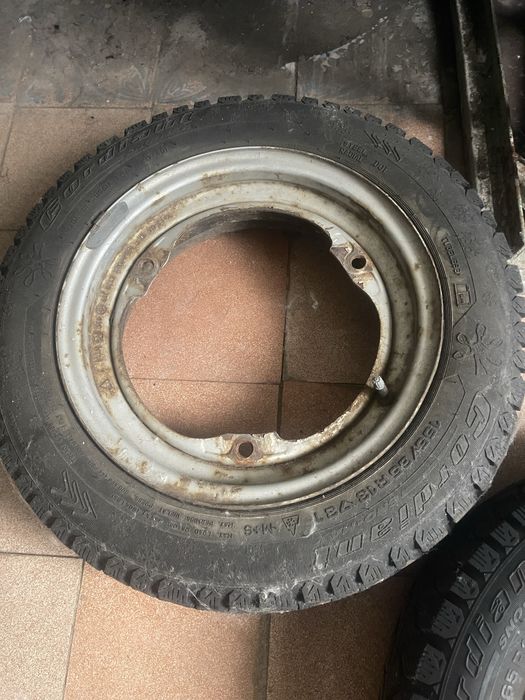 Продам 2 колиса 13r . Диск таврия /славута