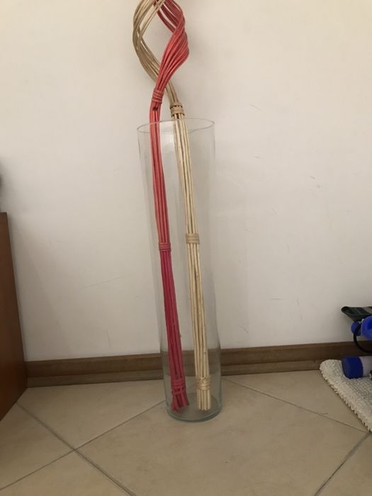 Vaso de vidro comprido