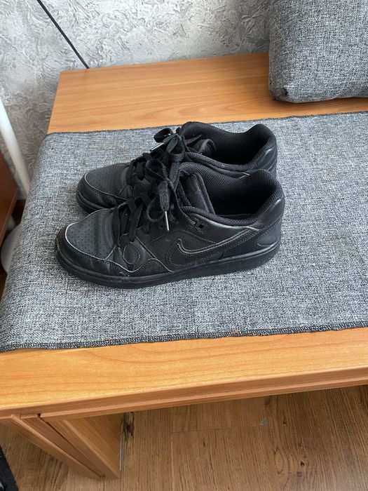 Прдам кросівки nike.