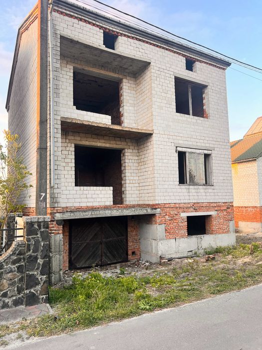 Продаж будинку в м.Дубляни