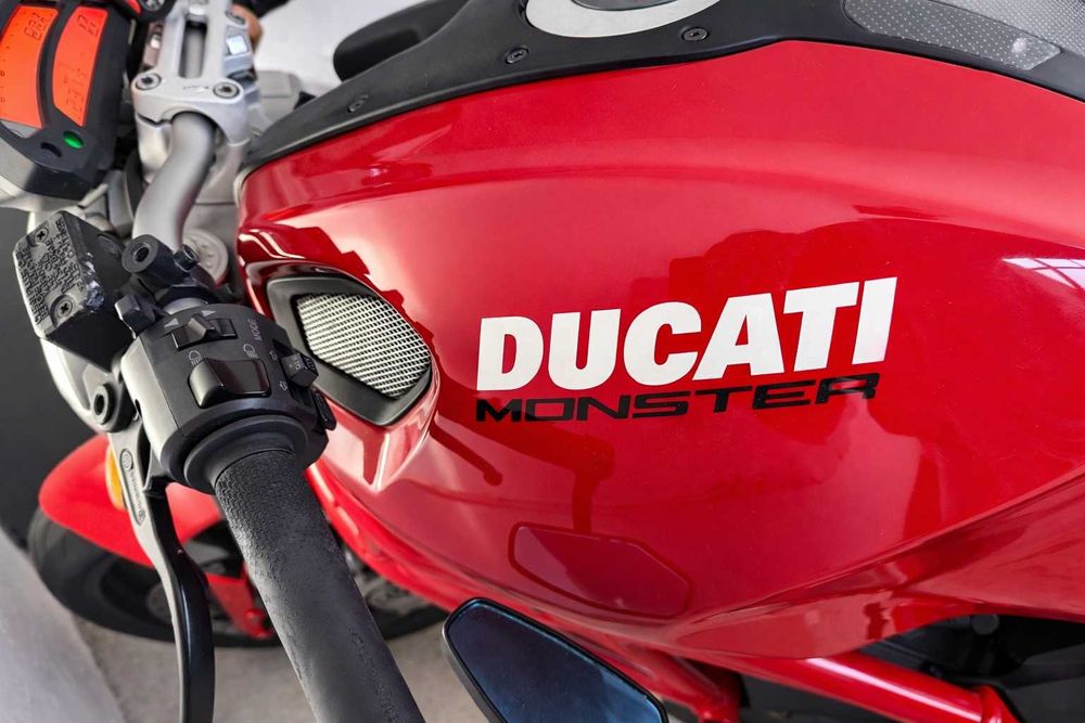 Ducati monster 696 - ano 2008