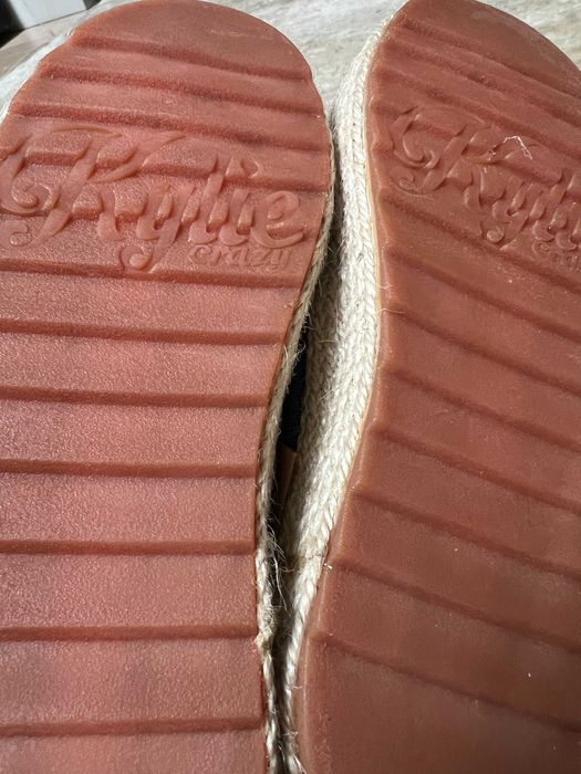 espadryle trampki Kylie Crazy roz 32/ 20 cm beżowe sznurowane